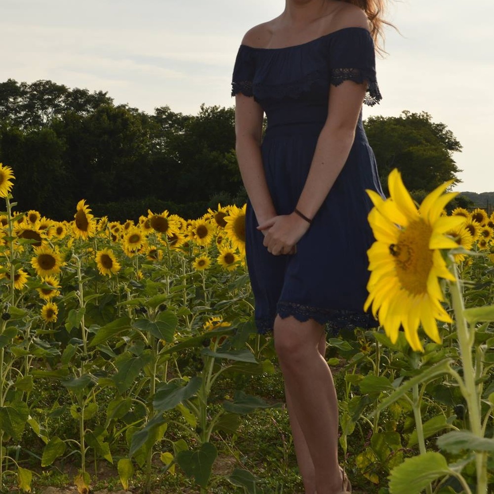 Francesca’s Off The Shoulder Solid Mason Dress Si… - image 7